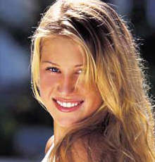 Anna Kournikova Sould Give Up Tennis