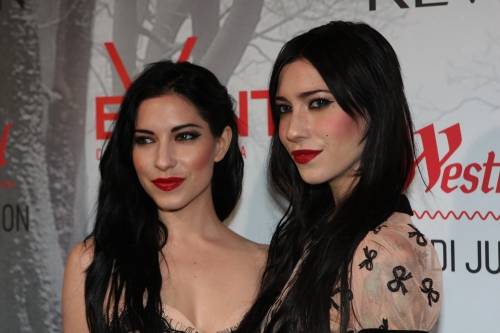 Lisa & Jessica Origliasso